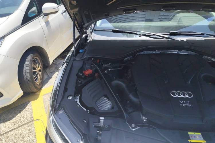 Used Audi A8 2021 A8L 50 TFSI quattro Comfort Model Engine Bay Right