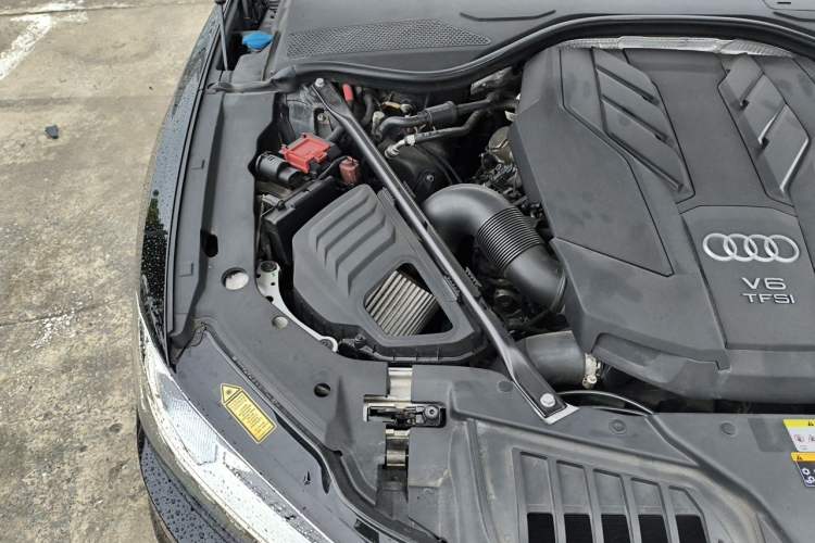 Used Audi A8 2021 A8L 55 TFSI quattro Prestige Edition Engine Bay Right