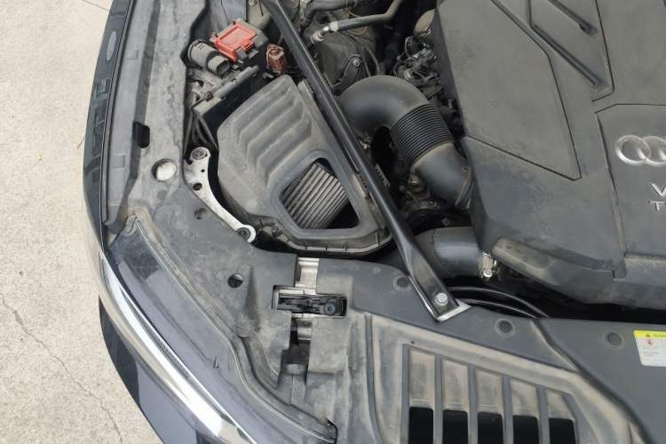Used Audi A8 2021 A8L 50 TFSI quattro Comfort Model Engine Bay Right
