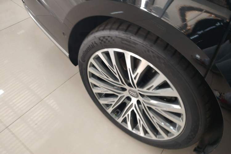 Used Audi A8 2021 A8L 55 TFSI quattro Luxury Model Exterior 5