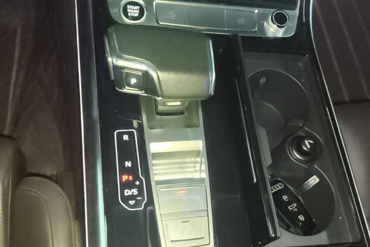 Used Audi A8 2021 A8L 50 TFSI quattro Comfort Model Gear Lever
