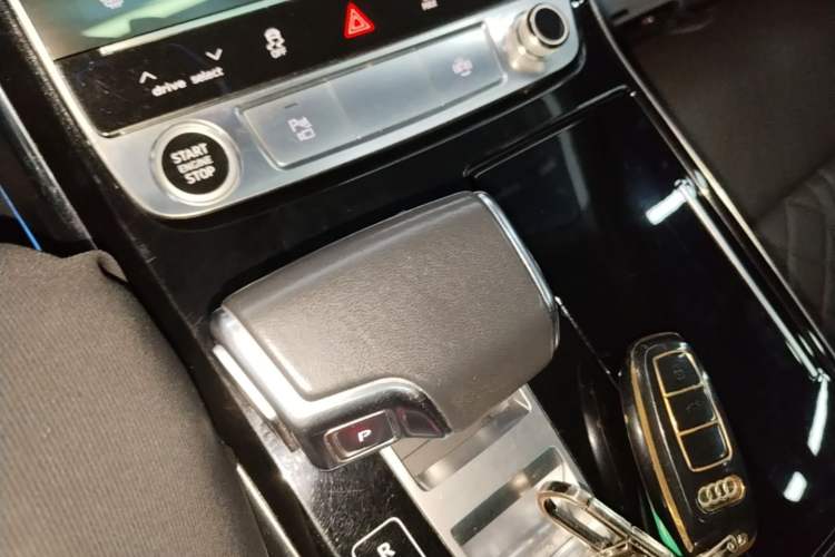 Used Audi A8 2021 A8L 50 TFSI quattro Comfort Model Gear Lever