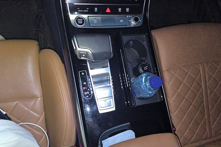 Used Audi A8 2021 A8L 50 TFSI quattro Comfort Model Gear Lever