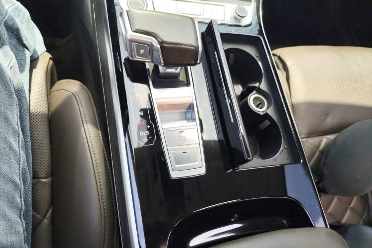 Used Audi A8 2021 A8L 50 TFSI quattro Comfort Model Gear Lever