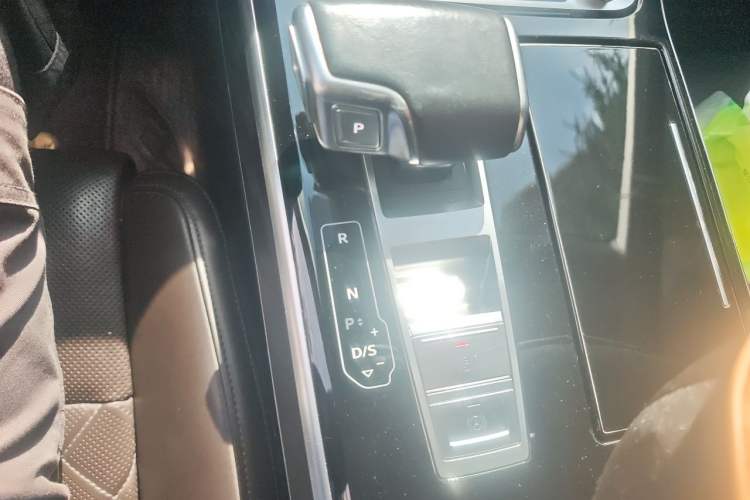 Used Audi A8 2021 A8L 50 TFSI quattro Comfort Model Gear Lever