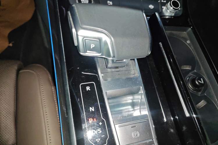 Used Audi A8 2021 A8L 50 TFSI quattro Comfort Model Gear Lever