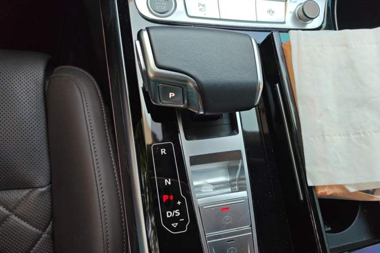 Used Audi A8 2021 A8L 50 TFSI quattro Comfort Model Gear Lever