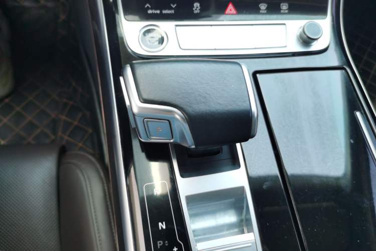 Used Audi A8 2021 A8L 50 TFSI quattro Comfort Model Gear Lever