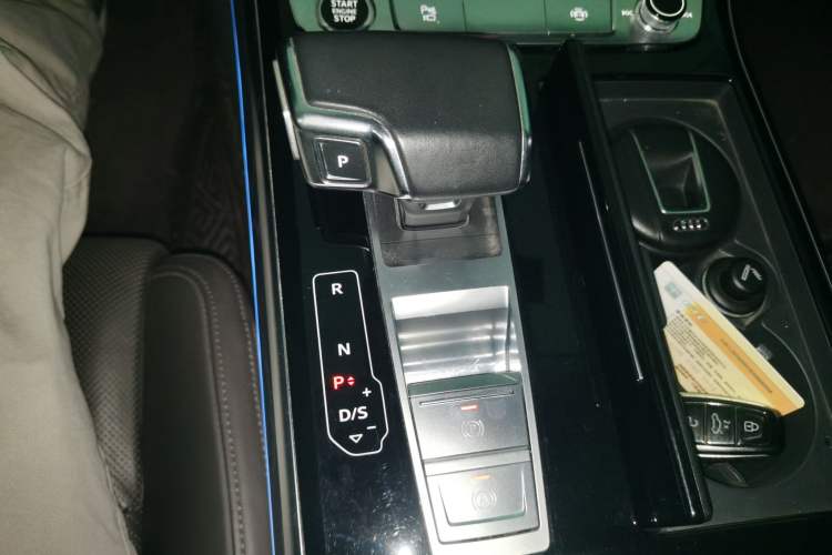 Used Audi A8 2021 A8L 50 TFSI quattro Comfort Model Gear Lever