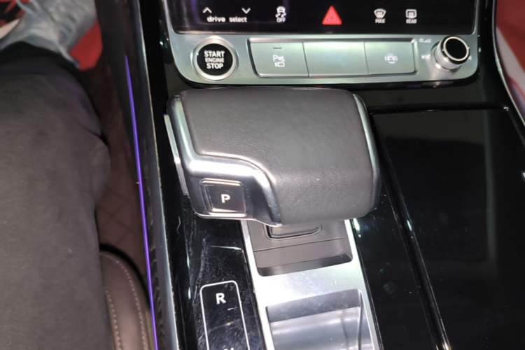 Used Audi A8 2021 A8L 50 TFSI quattro Comfort Model Gear Lever