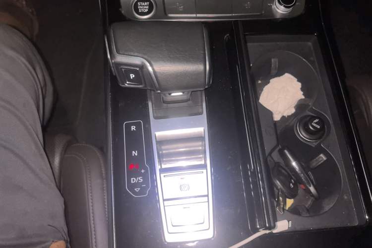 Used Audi A8 2021 A8L 50 TFSI quattro Comfort Model Gear Lever