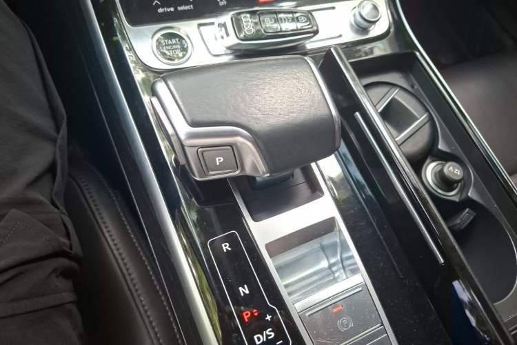 Used Audi A8 2021 A8L 50 TFSI quattro Comfort Model Gear Lever
