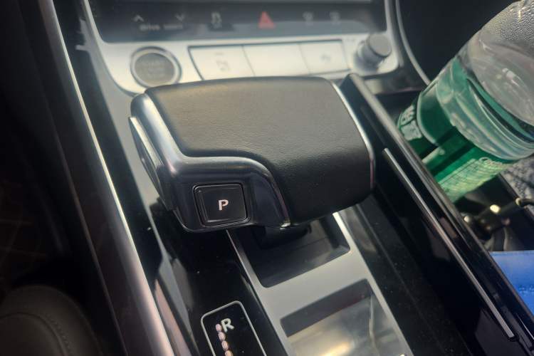Used Audi A8 2021 A8L 50 TFSI quattro Comfort Model Gear Lever