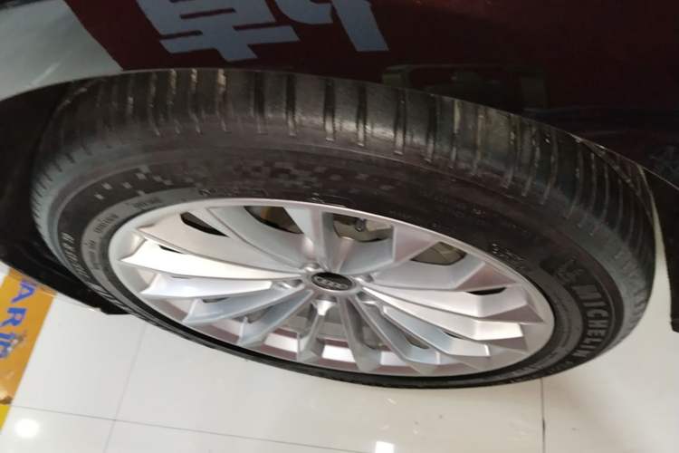 Used Audi A8 2021 A8L 50 TFSI quattro Comfort Model Left Front Wheel Hub