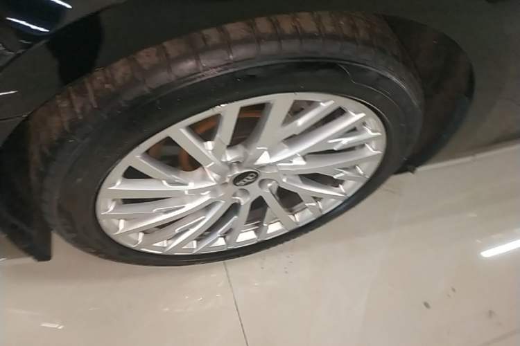 Used Audi A8 2021 A8L 50 TFSI quattro Luxury Model Left Front Wheel Hub