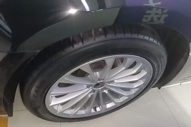 Used Audi A8 2021 A8L 50 TFSI quattro Comfort Model Left Front Wheel Hub