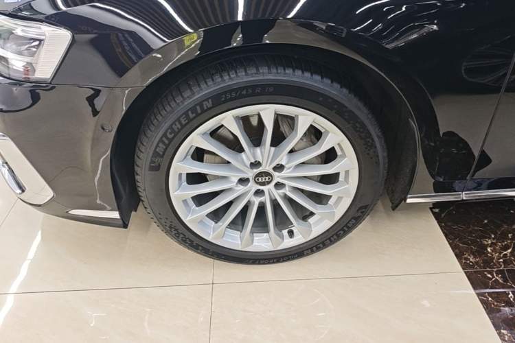 Used Audi A8 2021 A8L 50 TFSI quattro Comfort Model Left Front Wheel Hub