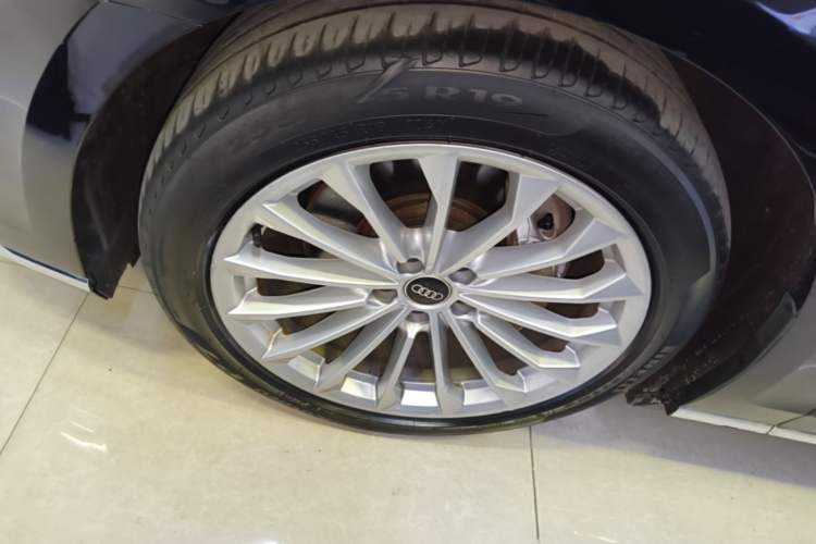 Used Audi A8 2021 A8L 50 TFSI quattro Comfort Model Left Front Wheel Hub