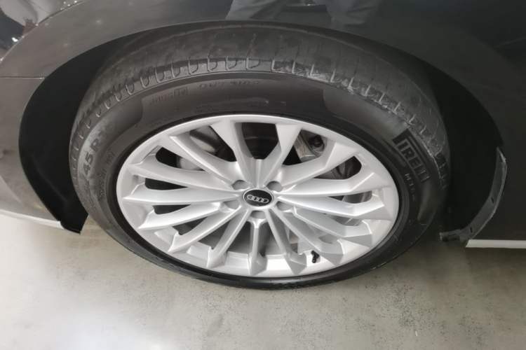 Used Audi A8 2021 A8L 50 TFSI quattro Comfort Model Left Front Wheel Hub