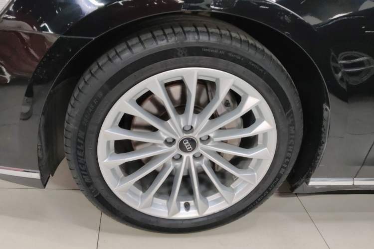 Used Audi A8 2021 A8L 50 TFSI quattro Comfort Model Left Front Wheel Hub
