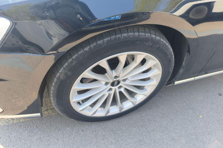 Used Audi A8 2021 A8L 50 TFSI quattro Comfort Model Left Front Wheel Hub