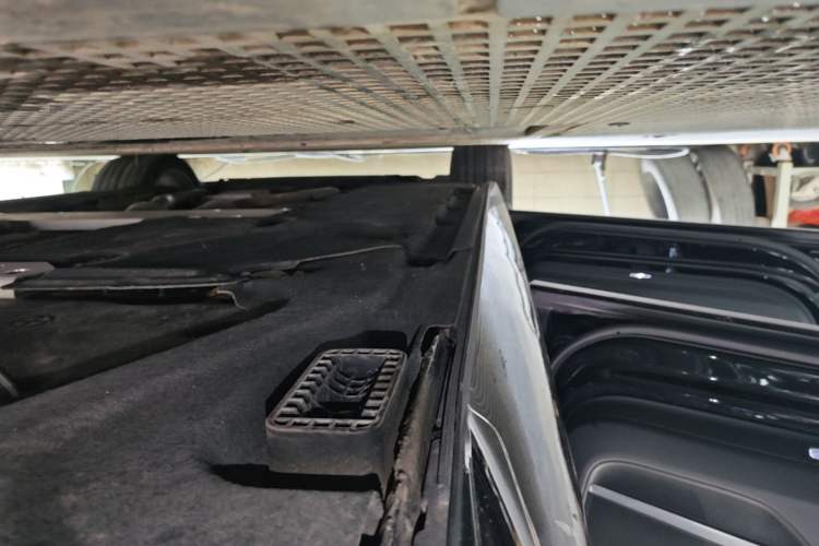 Used Audi A8 2021 A8L 55 TFSI quattro Luxury Model Left Side Sill