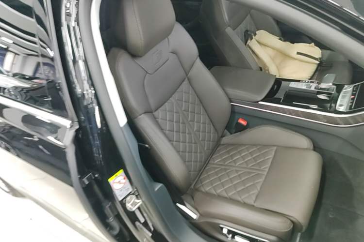 Used Audi A8 2021 A8L 50 TFSI quattro Comfort Model Right Front Seat