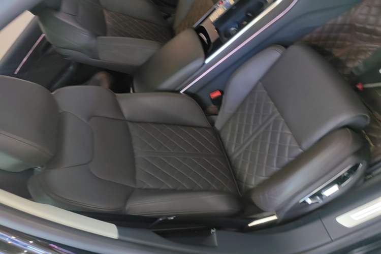 Used Audi A8 2021 A8L 50 TFSI quattro Comfort Model Right Front Seat