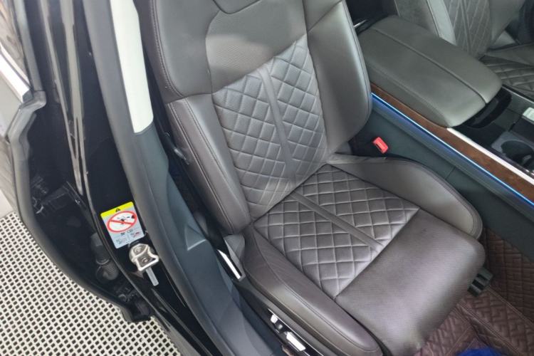 Used Audi A8 2021 A8L 55 TFSI quattro Luxury Model Right Front Seat