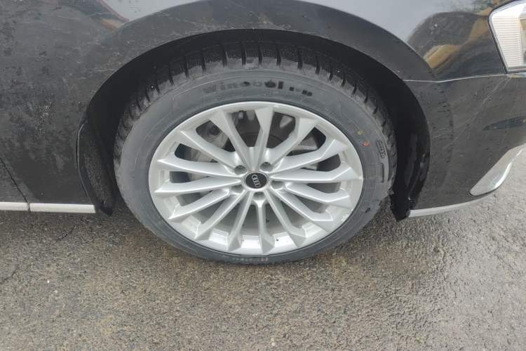 Used Audi A8 2021 A8L 50 TFSI quattro Comfort Model Right Front Wheel Hub