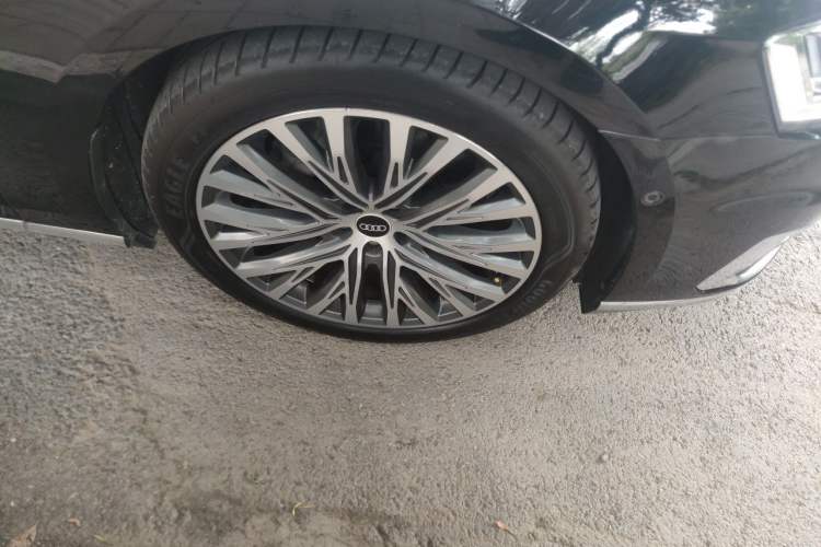 Used Audi A8 2021 A8L 55 TFSI quattro Luxury Model Right Front Wheel Hub