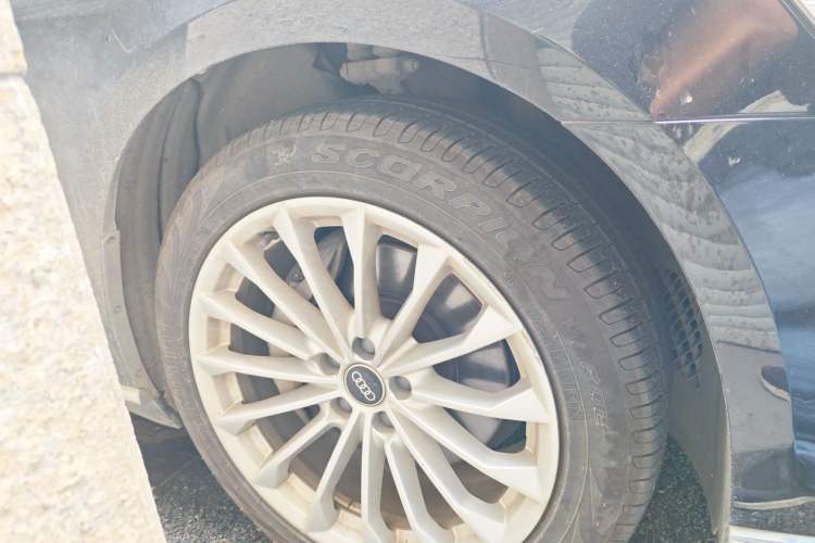 Used Audi A8 2021 A8L 50 TFSI quattro Comfort Model Right Front Wheel Hub