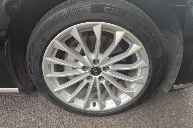 Used Audi A8 2021 A8L 50 TFSI quattro Comfort Model Right Front Wheel Hub