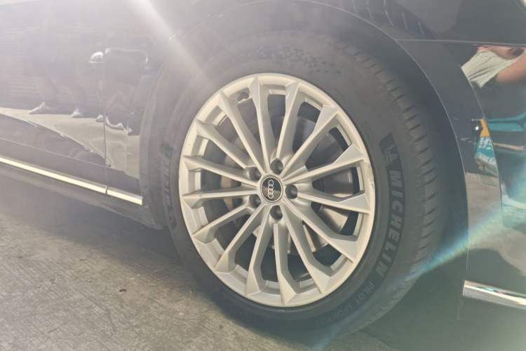 Used Audi A8 2021 A8L 50 TFSI quattro Comfort Model Right Front Wheel Hub