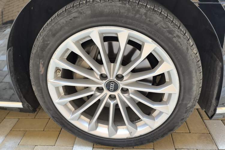 Used Audi A8 2021 A8L 50 TFSI quattro Comfort Model Right Front Wheel Hub