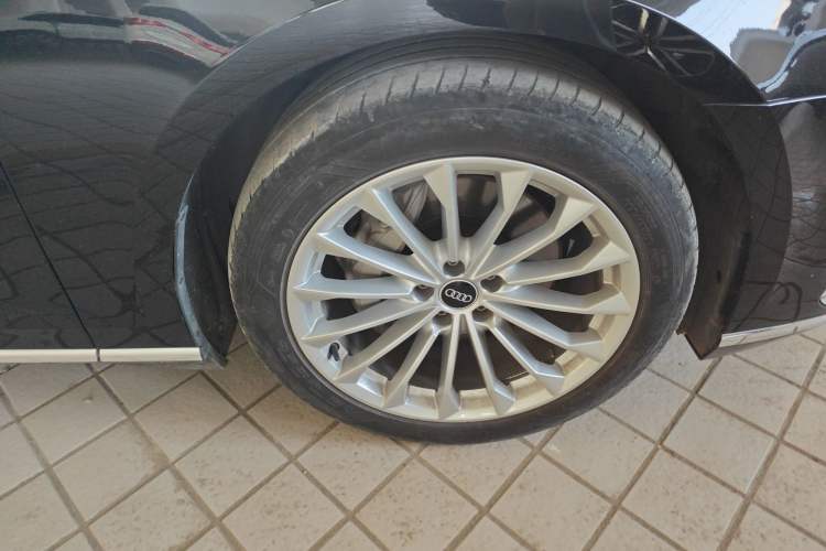 Used Audi A8 2021 A8L 50 TFSI quattro Comfort Model Right Front Wheel Hub