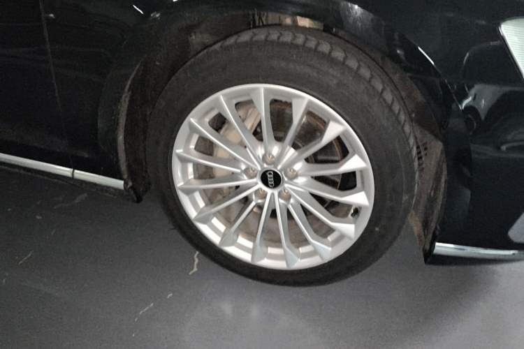 Used Audi A8 2021 A8L 50 TFSI quattro Comfort Model Right Front Wheel Hub