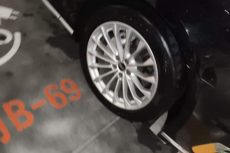 Used Audi A8 2021 A8L 50 TFSI quattro Comfort Model Right Front Wheel Hub