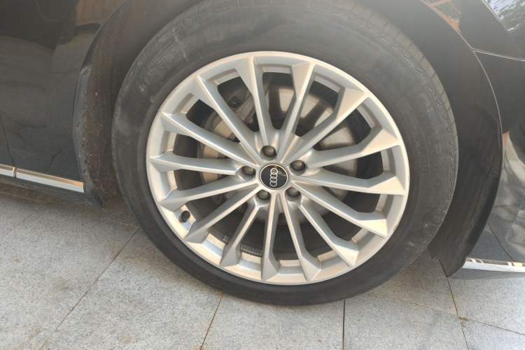 Used Audi A8 2021 A8L 50 TFSI quattro Comfort Model Right Front Wheel Hub