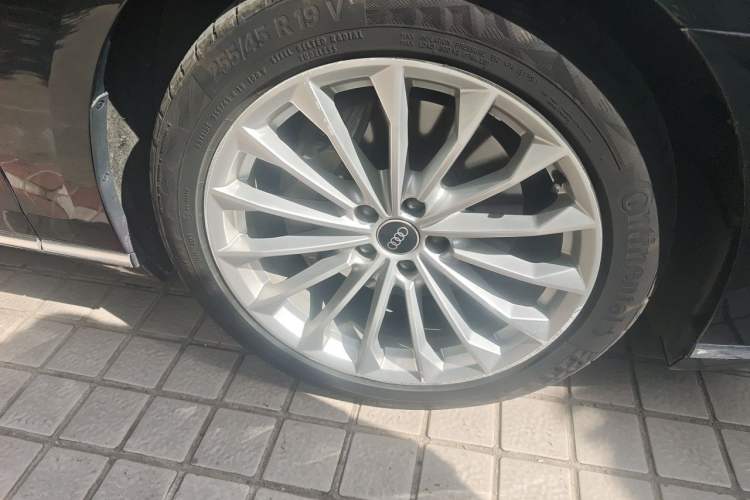 Used Audi A8 2021 A8L 50 TFSI quattro Comfort Model Right Front Wheel Hub