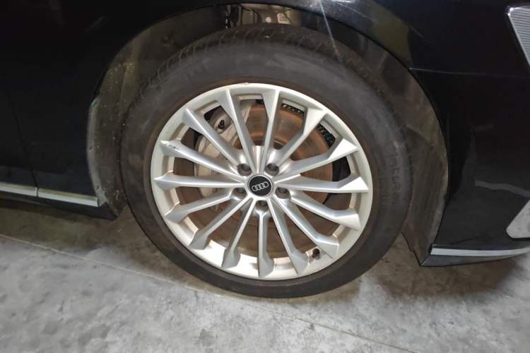 Used Audi A8 2021 A8L 50 TFSI quattro Comfort Model Right Front Wheel Hub