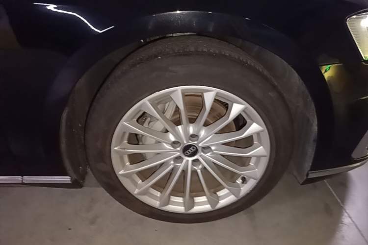 Used Audi A8 2021 A8L 50 TFSI quattro Comfort Model Right Front Wheel Hub