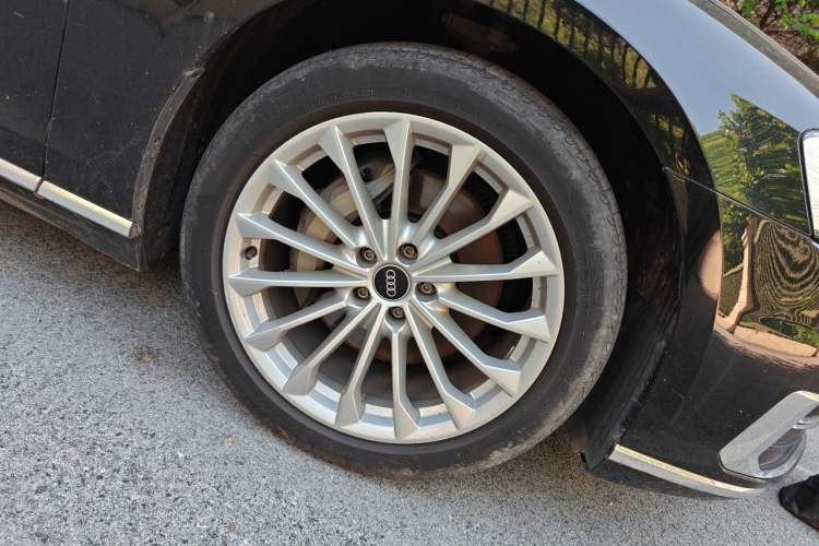 Used Audi A8 2021 A8L 50 TFSI quattro Comfort Model Right Front Wheel Hub
