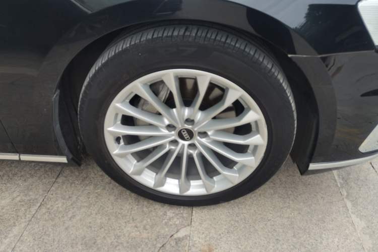 Used Audi A8 2021 A8L 50 TFSI quattro Comfort Model Right Front Wheel Hub