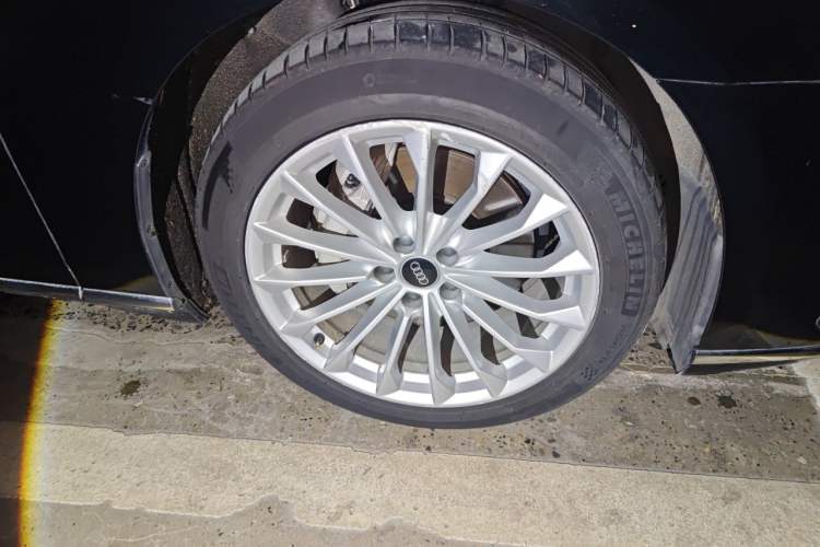 Used Audi A8 2021 A8L 50 TFSI quattro Comfort Model Right Front Wheel Hub