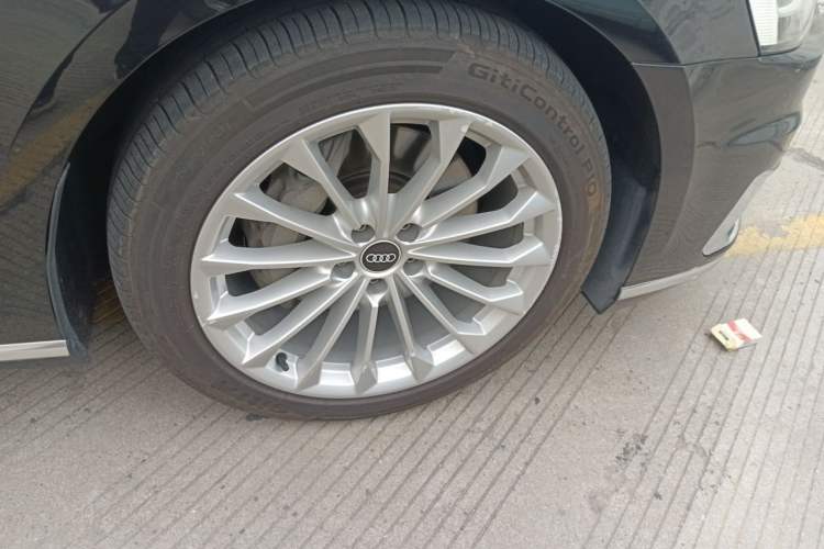 Used Audi A8 2021 A8L 50 TFSI quattro Comfort Model Right Front Wheel Hub