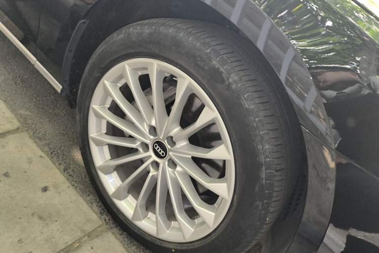 Used Audi A8 2021 A8L 50 TFSI quattro Comfort Model Right Front Wheel Hub