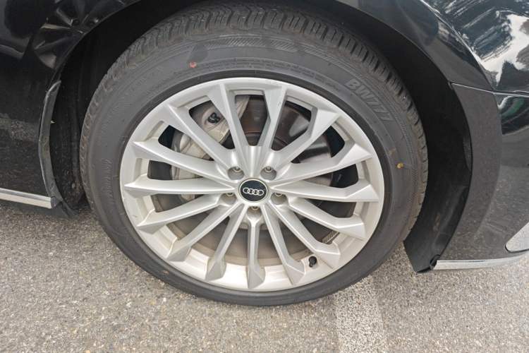 Used Audi A8 2021 A8L 50 TFSI quattro Comfort Model Right Front Wheel Hub