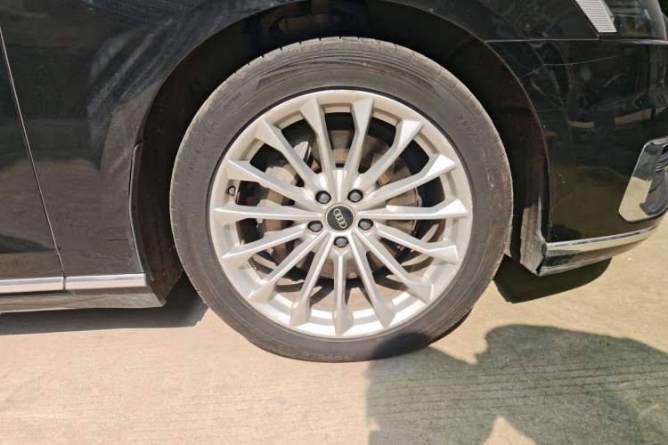 Used Audi A8 2021 A8L 50 TFSI quattro Comfort Model Right Front Wheel Hub