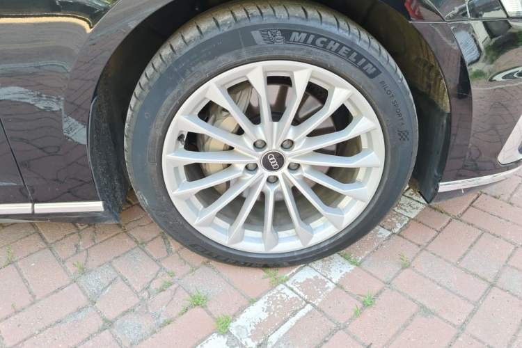 Used Audi A8 2021 A8L 50 TFSI quattro Comfort Model Right Front Wheel Hub